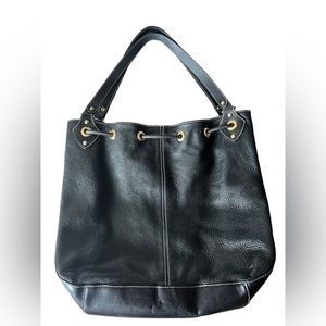Furla black Italian leather handbag, purse. Bucket bag in excellent condition